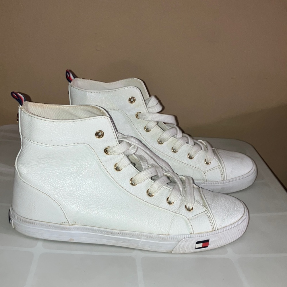 Tommy Hilfiger white high top sneakers size 8